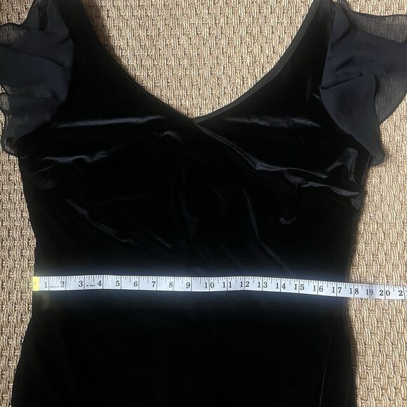 S.L. Fashions VTG Dress Black Velvet Midi Handkerchief Hem Witchy Whimsy Goth - Picture 8 of 9